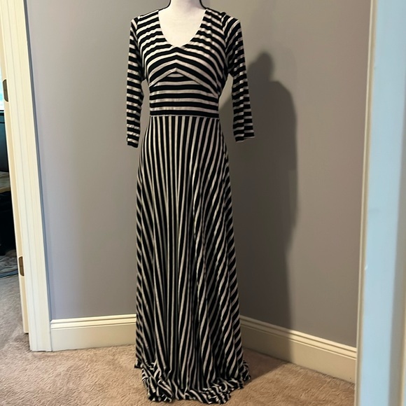 Puella Maxi Dress 3/4 sleeves - Picture 1 of 10